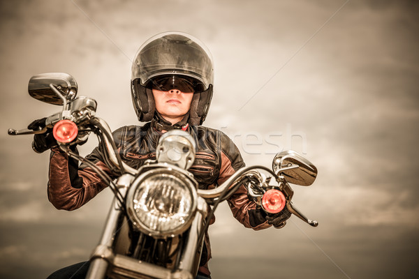 Foto stock: Menina · motocicleta · jaqueta · de · couro · capacete · sensual