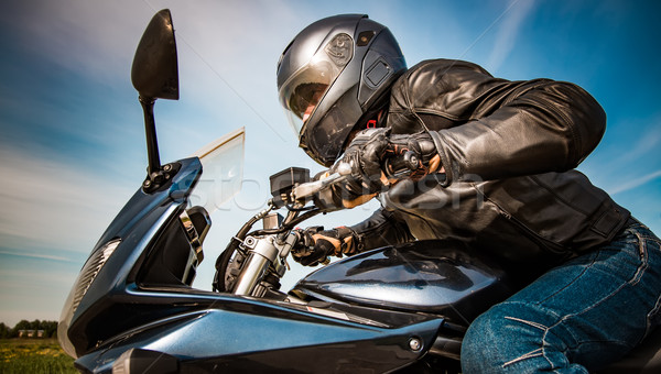 Motoros versenyzés út sisak bőrdzseki égbolt Stock fotó © cookelma