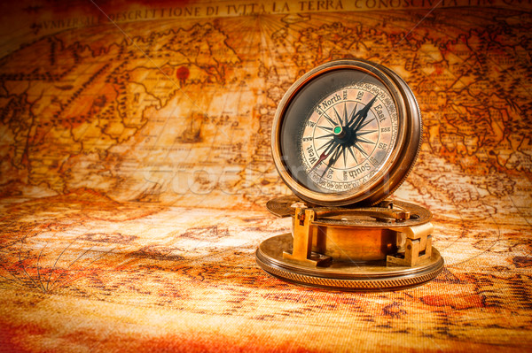Vintage kompas oude wereldkaart stilleven Stockfoto © cookelma