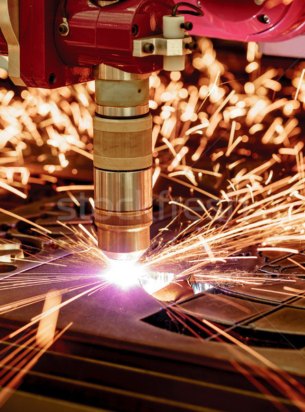 Laser Plasma Schneiden Metall modernen industriellen Stock foto © cookelma