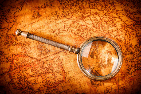 Klasszikus nagyító hazugságok ősi világtérkép csendélet Stock fotó © cookelma