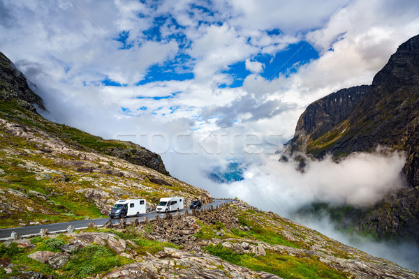 Caravana maşină şosea turism vacanţă calator Imagine de stoc © cookelma