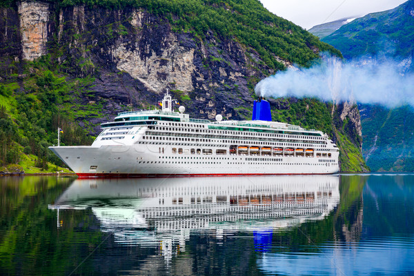 Cruzeiro Noruega navio de cruzeiro céu primavera floresta Foto stock © cookelma