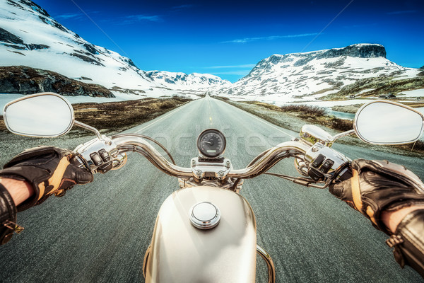 Biker Ansicht Berg Norwegen Motorrad Stock foto © cookelma