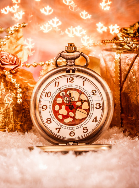 Foto stock: Navidad · reloj · de · bolsillo · naturaleza · muerta · fiesta · nieve · metal