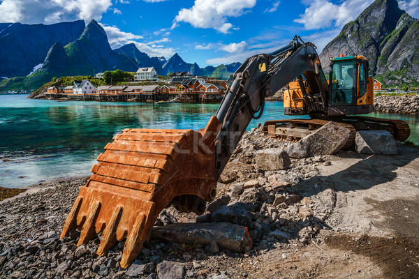 Escavatore bulldozer riparazione lavoro strada Norvegia Foto d'archivio © cookelma