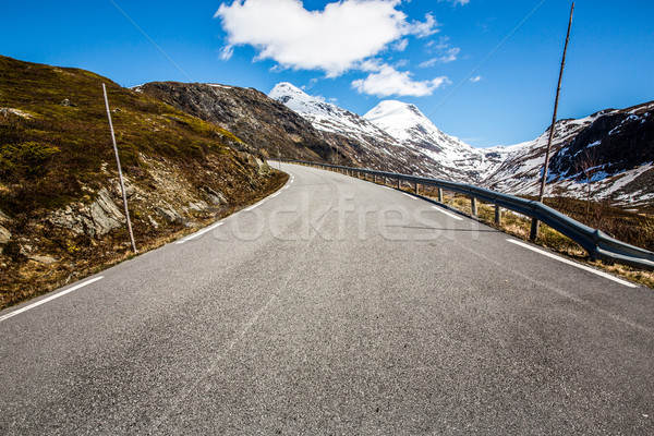 [[stock_photo]]: Route · Norvège · montagne · nature · voitures · autoroute