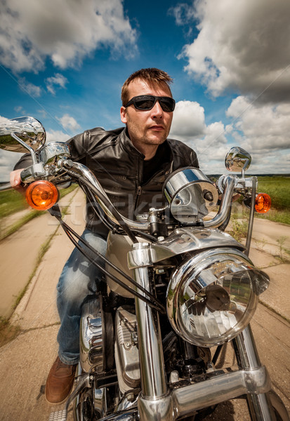 Motoros motorkerékpár férfi visel bőrdzseki napszemüveg Stock fotó © cookelma