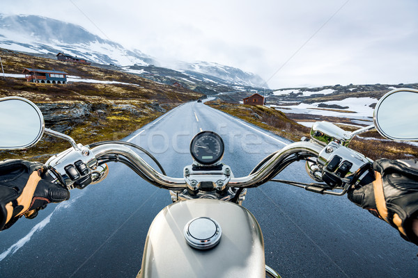 視圖 山 通過 挪威 摩托車 商業照片 © cookelma