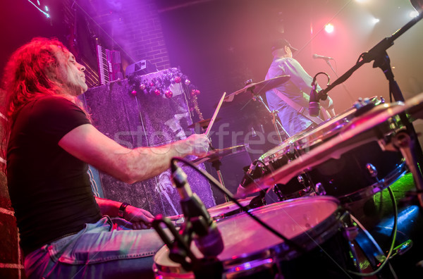 Schlagzeuger spielen Trommel Set Bühne authentisch Stock foto © cookelma