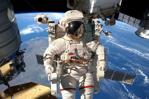 Internacional espaço estação astronauta espaço exterior planeta terra Foto stock © cookelma