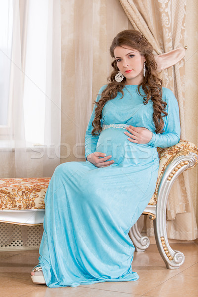 Zwangere vrouw witte shirt mooie zwangere vrouw meisje Stockfoto © cookelma