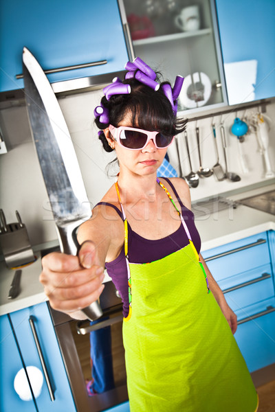 Nebun casnica interior bucătărie femeie femei Imagine de stoc © cookelma