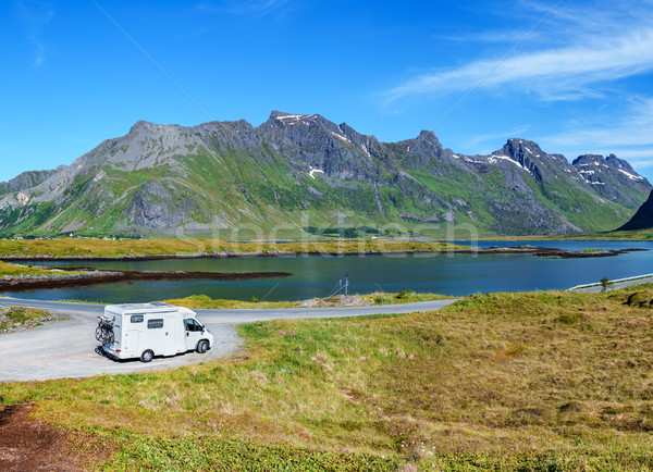 Foto stock: Caravana · carro · rodovia · estrada · paisagem · verão