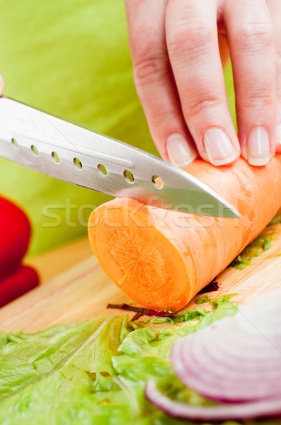 Stock foto: Hände · Schneiden · Gemüse · Karotte · hinter · frischem · Gemüse