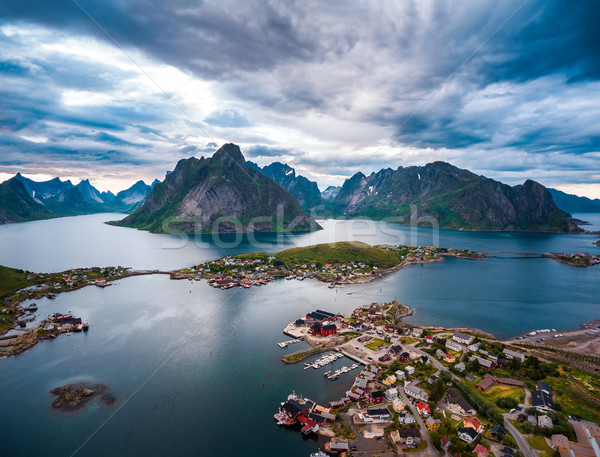 Archipelag Norwegia dekoracje dramatyczny góry Zdjęcia stock © cookelma