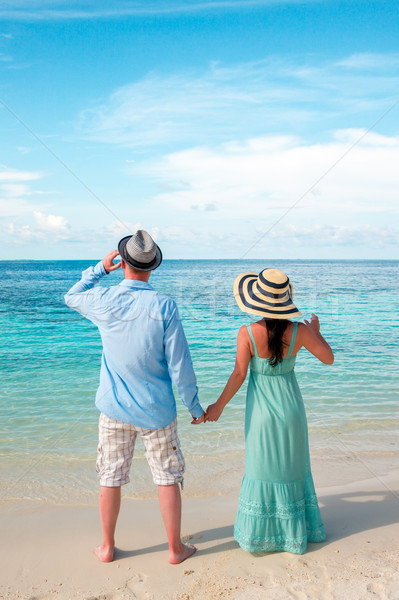 商业照片: 假期 · 情侣 · 步行 · 热带海滩 · 马尔代夫 · 男子