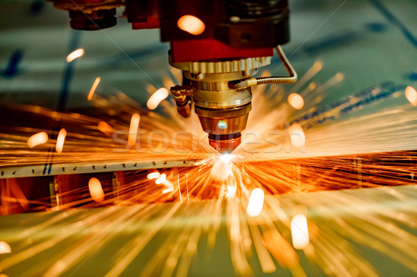 Laser Schneiden Metall modernen industriellen Technologie Stock foto © cookelma