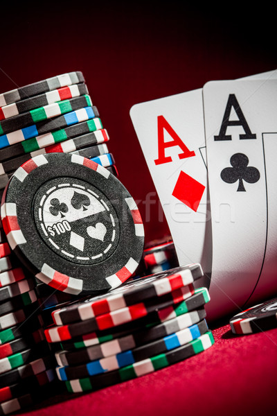Stock foto: Zwei · Asse · Chips · poker · Karten