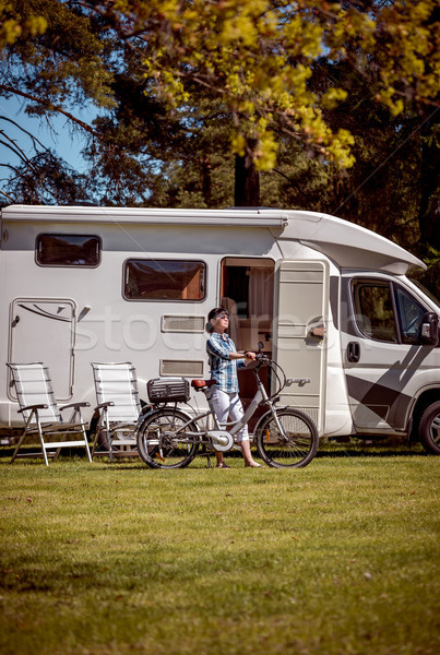 Foto stock: Mulher · elétrico · bicicleta · família