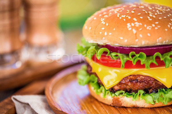 Burger lecker appetitlich Hamburger Cheeseburger Essen Stock foto © cookelma