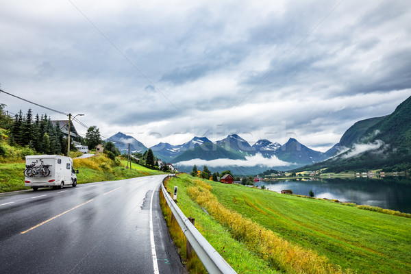Karawana samochodu autostrady drogowego krajobraz lata Zdjęcia stock © cookelma