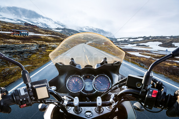 Biker Ansicht Berg Norwegen Motorrad Stock foto © cookelma