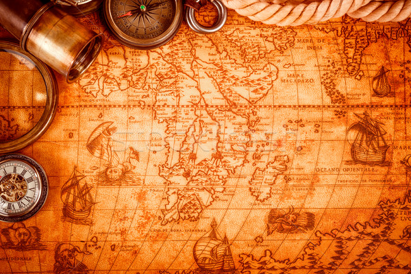 Zdjęcia stock: Vintage · lupą · leży · starożytnych · mapie · świata · kompas