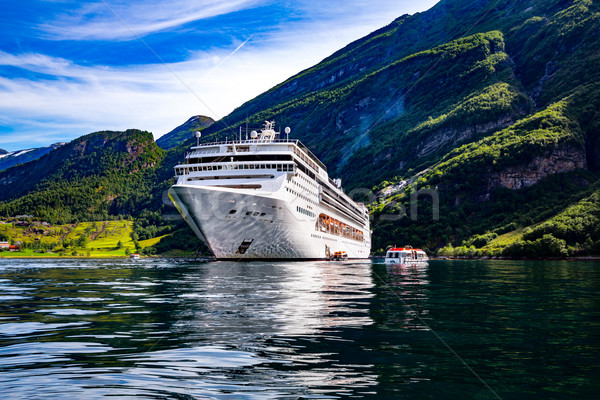 Croisière Norvège bateau de croisière eau maison printemps Photo stock © cookelma