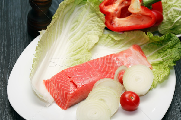 Alabalık sebze plaka gıda Stok fotoğraf © cosma