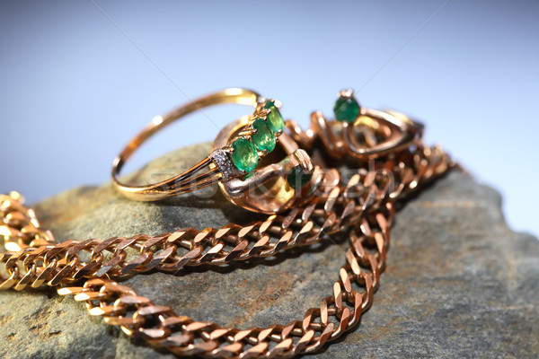 Gold Smaragd Ring Kette grau Stein Stock foto © cosma