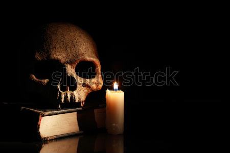 Crânio velas morte um humanismo iluminação Foto stock © cosma