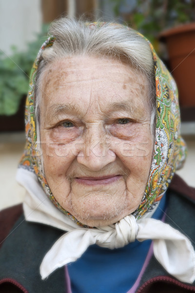 Retrato velha anos velho camponês mulher Foto stock © courtyardpix