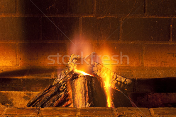 şömine tuğla büyük parçalar ahşap yanan Stok fotoğraf © courtyardpix