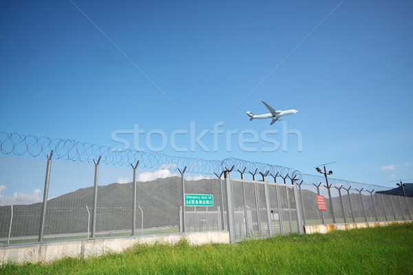 Airplane flying Stock photo © cozyta