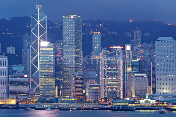 [[stock_photo]]: Hong-Kong · nuit · modernes · bâtiments · bureau · bâtiment