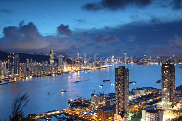 Hong Kong gece modern binalar iş gökyüzü Stok fotoğraf © cozyta