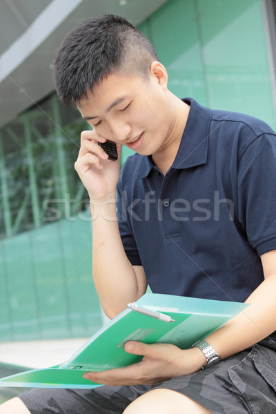 Portret zakenman roepen telefoon business gebouw Stockfoto © cozyta