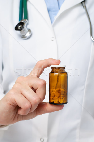 [[stock_photo]]: Médecin · bouteille · médecine · Homme