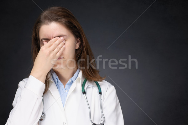 Müde Arzt Porträt erschöpft weiblichen Hand Stock foto © CsDeli