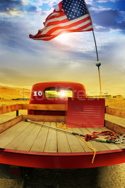 Foto stock: Retro · caminhão · vintage · bandeira · foto · vermelho