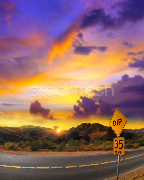Mitte nirgendwo Wüste rosa Licht Straßenschild Stock foto © curaphotography