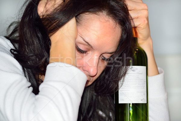 Bu femme vin rouge bouteille jeunes boire [[stock_photo]] © cwzahner