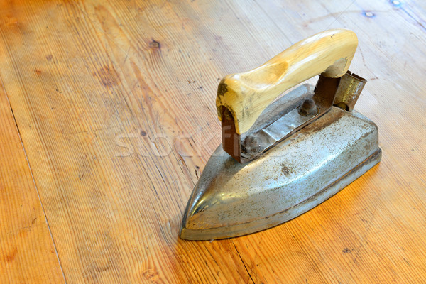 Vieux électrique fer table en bois bois maison [[stock_photo]] © cwzahner