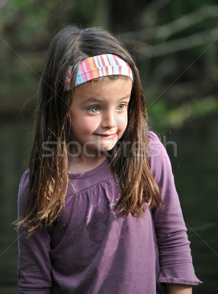 Assustado little girl roxo suar camisas menina Foto stock © cynoclub