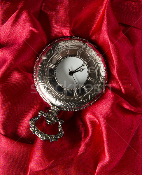 [[stock_photo]]: Poche · gris · horloge · rouge · soie · texture