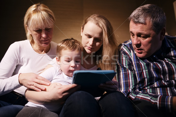 Foto stock: Família · assistindo · menino · jogar · jogo · touchpad