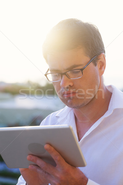 Jungen Geschäftsmann tief Arbeit Freien ernst Stock foto © d13