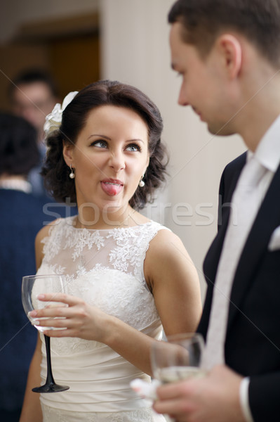Mireasă mire se bucura bea nuntă linistit Imagine de stoc © d13