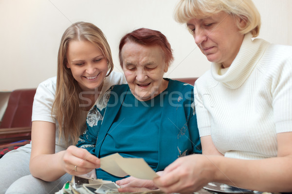 [[stock_photo]]: Mère · fille · grand-mère · regarder · Photos · bon